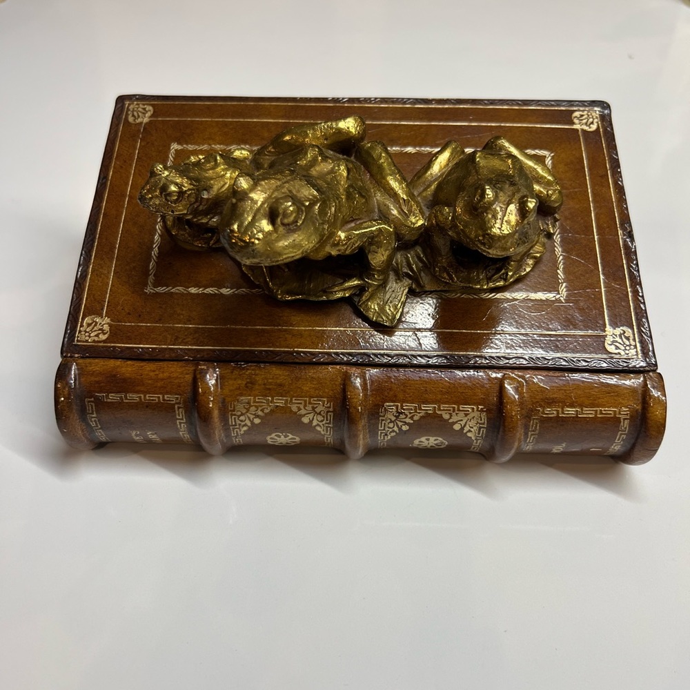 Rare-Maitland-Smith Frog Book Box